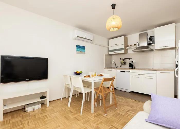 Apartament Quiet Area K65 *