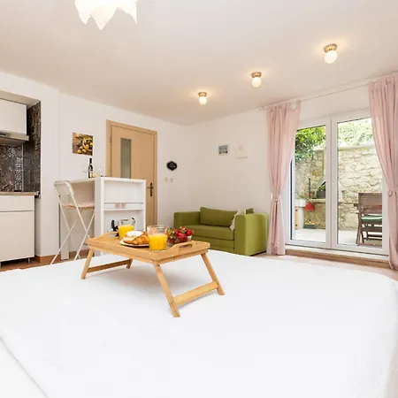 Quiet Area K65 Apartman *