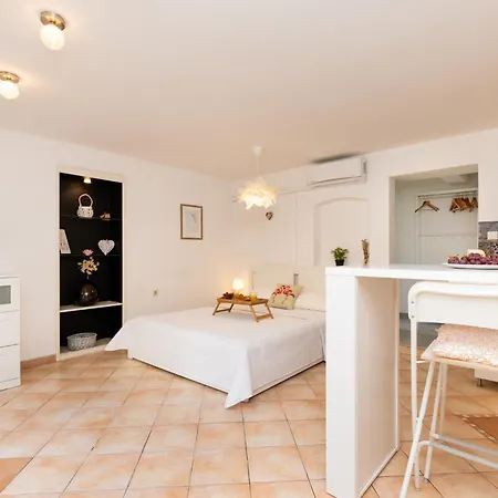 公寓 Quiet Area K65 木洛希尼