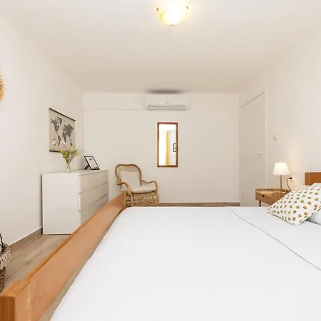 Apartment Quiet Area K65